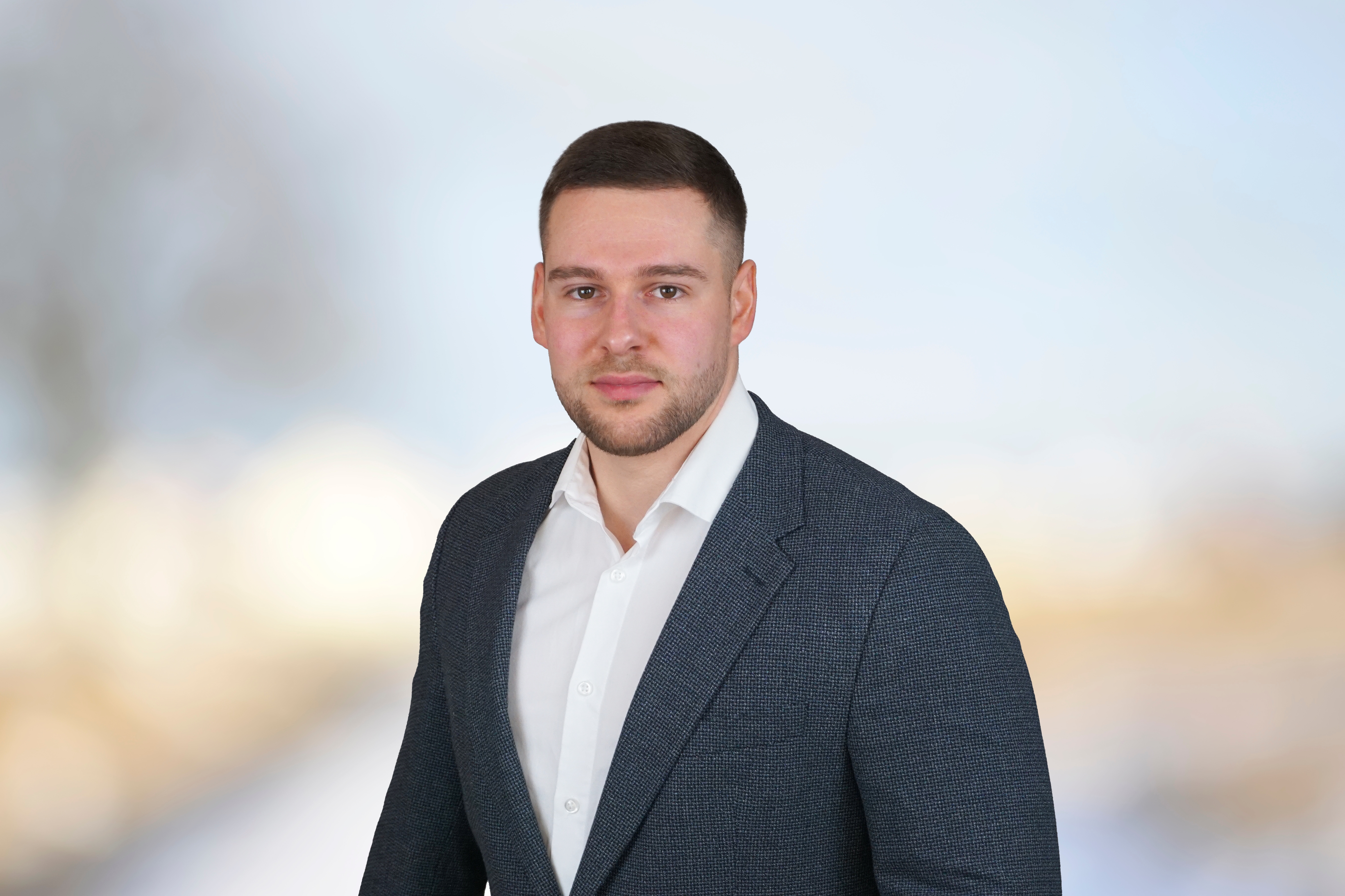 Portrait des Geschäftsführers Felix Adel